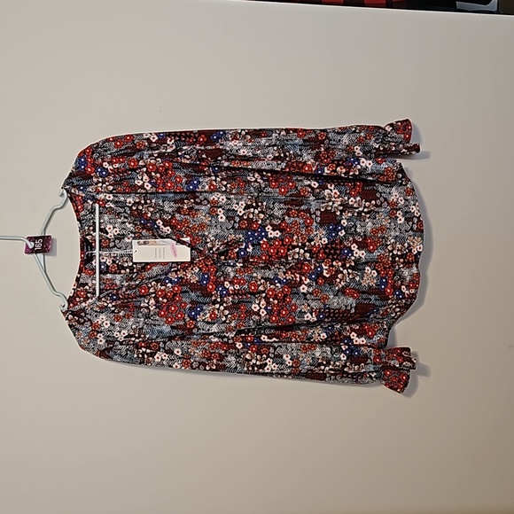 Dokotoo Tops - Dokotoo multi color Floral V neck blouse.  NWT